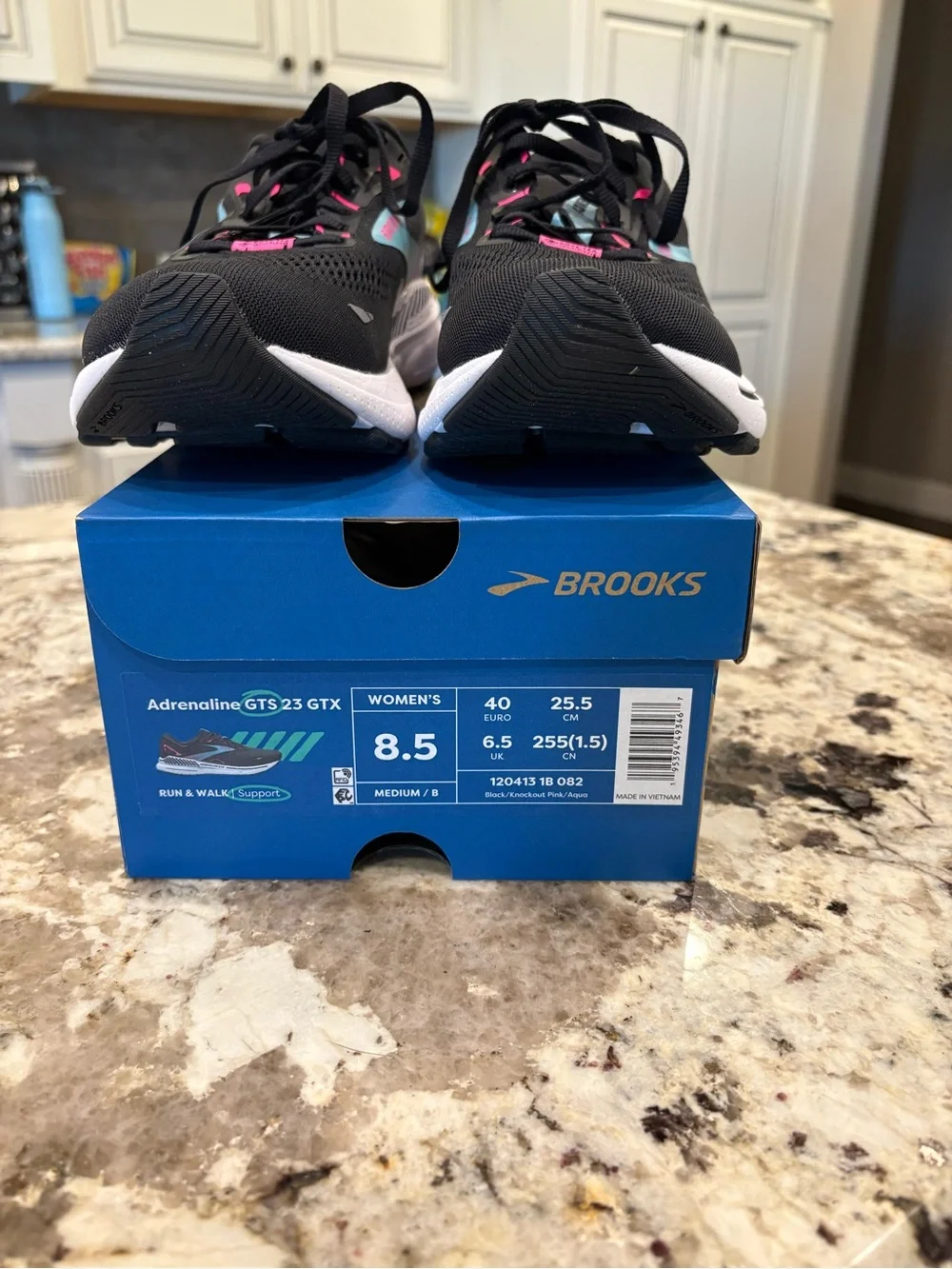 New! Women’s Brooks Shoes